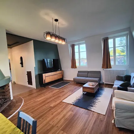 Large 5-bedroom 2 Floor 200 M2