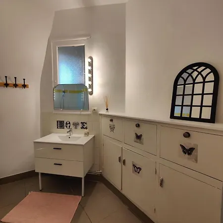 Large 5-bedroom 2 Floor 200 M2 * Nemours