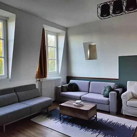 Large 5-bedroom 2 Floor 200 M2 *