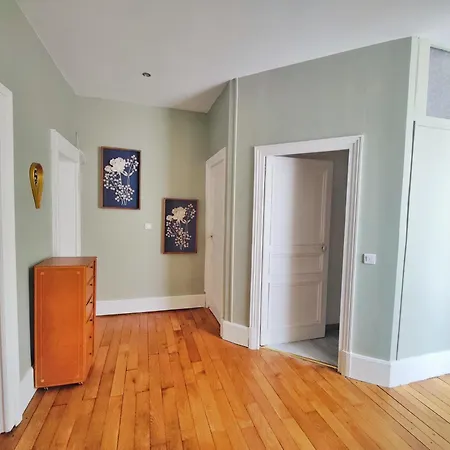Apartment Large 5-bedroom 2 Floor 200 M2 Nemours