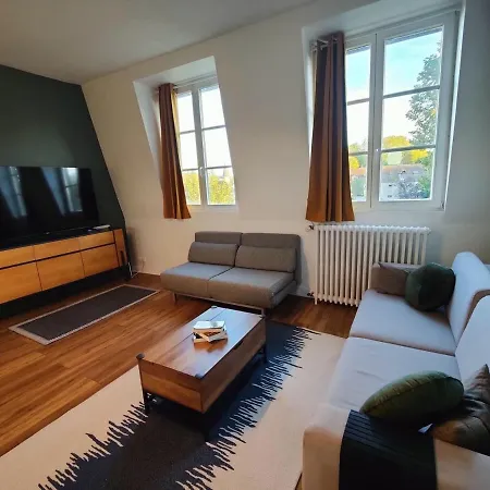 Large 5-bedroom 2 Floor 200 M2 Apartment